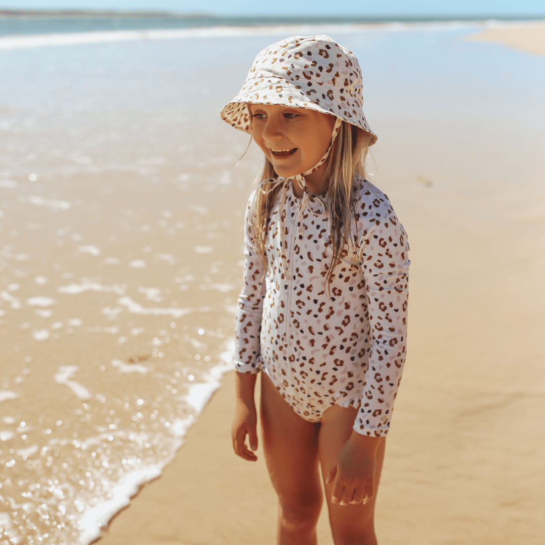 Swim Essentials | Costume intero bambina con maniche lunghe